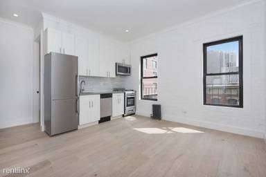 Main picture of 245 E 30th St