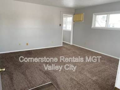 Main picture of 827 3rd St SW