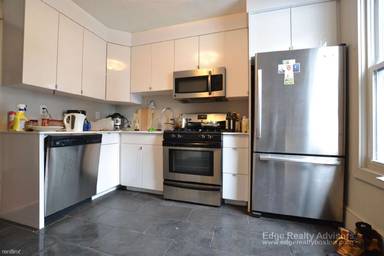 Main picture of 13 Greylock Rd