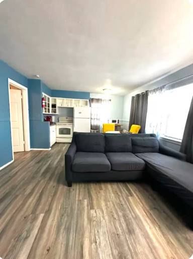 Main picture of 1353 E Ocean View Ave