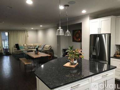 Main picture of 2631 Statesville Ave