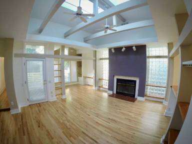 Main picture of 5444 Claybourne St