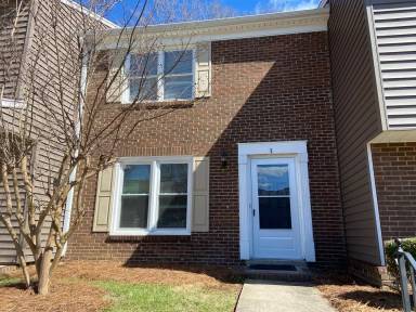 Main picture of 377 E Montcastle Dr