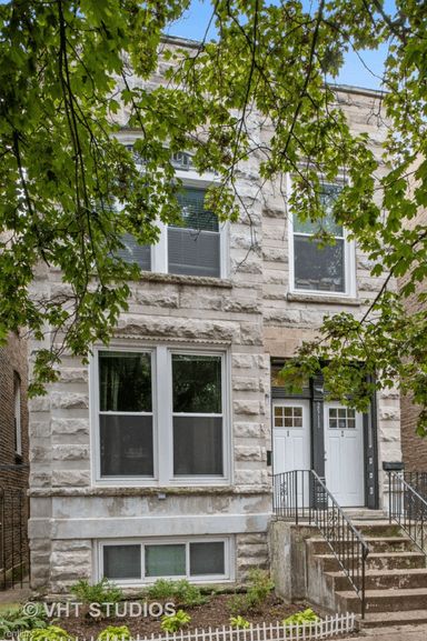 Main picture of 2531 W Walton St