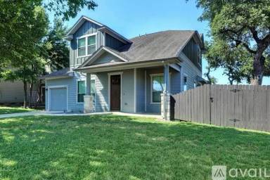 Main picture of 3421 Blumie St