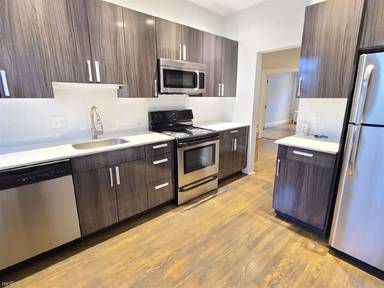 Main picture of 9 Greenway Ct