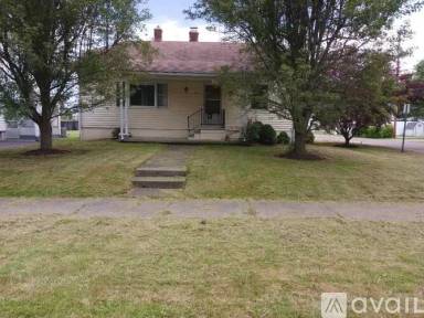 Main picture of 82 Corning Blvd