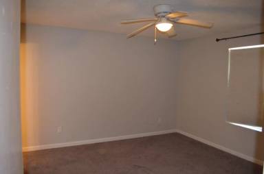Main picture of 915 N Willowick Dr