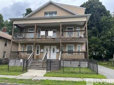 Main picture of 497 Edgewood St