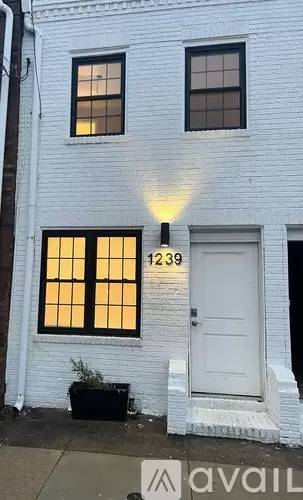 Main picture of 1239 E Moyamensing Ave