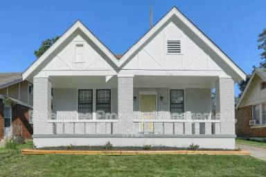 Main picture of 930 N Evergreen St