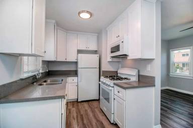 Main picture of 3970 Florida St