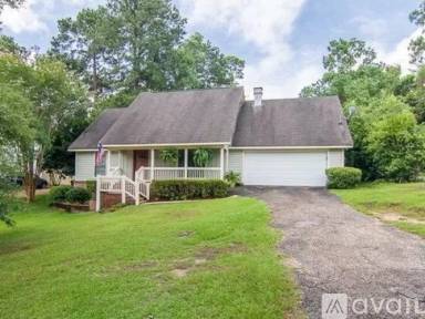 Main picture of 200 Ridgewood Dr