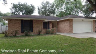 Main picture of 203 Williamsburg Ave
