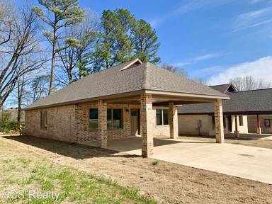 Main picture of 303 Wolf Den Dr