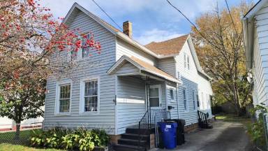 Main picture of 3353 W 32nd St