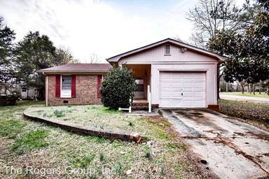 Main picture of 104 Allen Cir