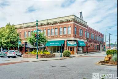 Main picture of N Main St