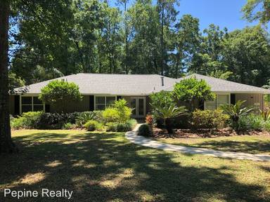 Main picture of 3011 NW 10th Pl