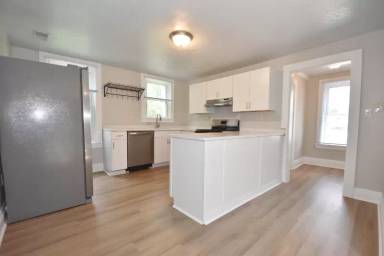 Main picture of 140 Rothesay Ave