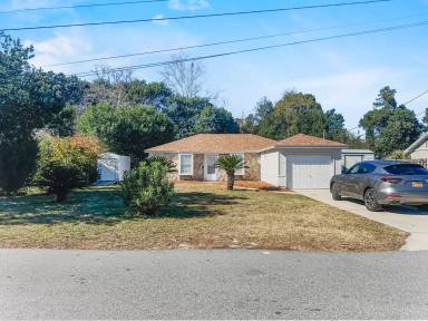 Main picture of 115 Christopher Dr
