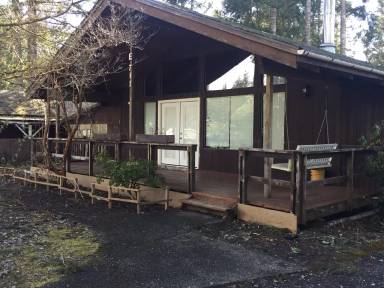 Main picture of 740 E Island Lake Dr