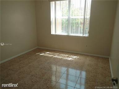 Main picture of 15873 SW 52nd St