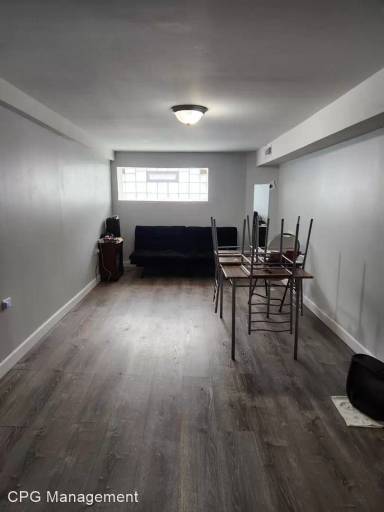 Main picture of 8408 S Kingston Ave