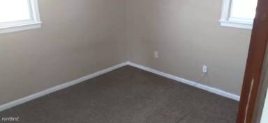 Main picture of 28444 Parkwood St