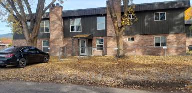 Main picture of 202 N Baker St
