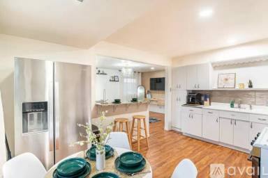 Main picture of 6203 Thorn St