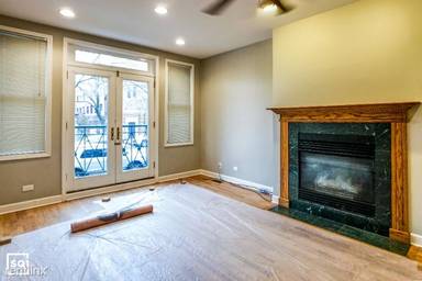 Main picture of 3835 N Southport Ave