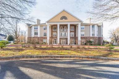 Main picture of 600 Squire Ln