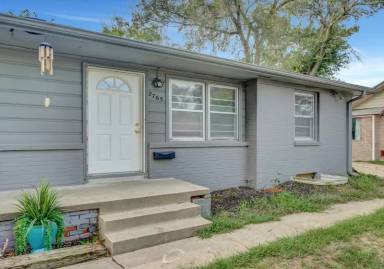 Main picture of 2765 Everett St