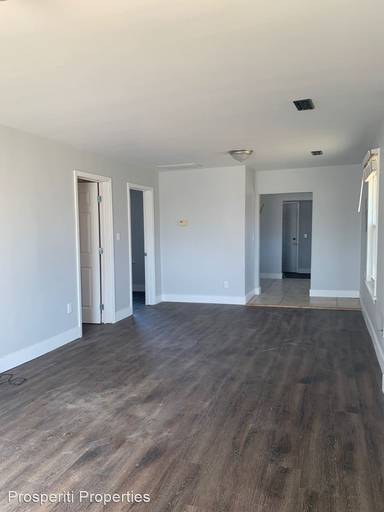 Main picture of 1631 W Florida St