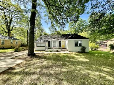 Main picture of 3683 Park Ave