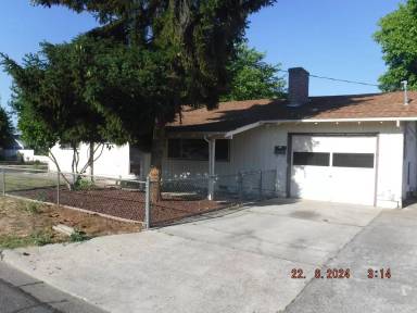 Main picture of 90 Ashley Pl