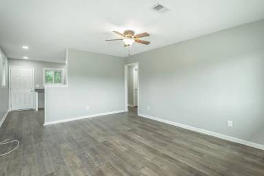 Main picture of 610 S Germantown Rd
