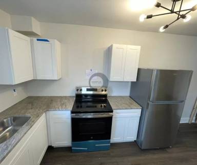 Main picture of 669 Clinton St