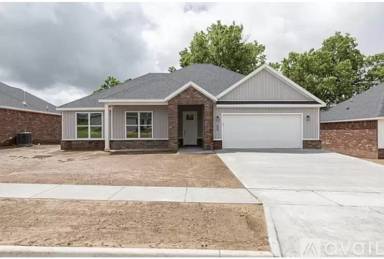 Main picture of 921 E Buchanan St
