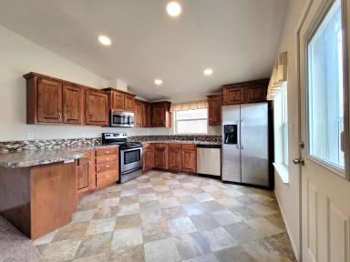 Main picture of 114 1st Ave E