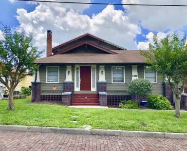 Main picture of 519 E Charles St