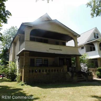 Main picture of 3334 W 131st St