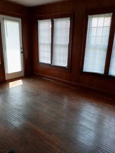 Main picture of 1601 S Walnut St