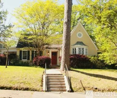 Main picture of 1011 Pinehurst Pl