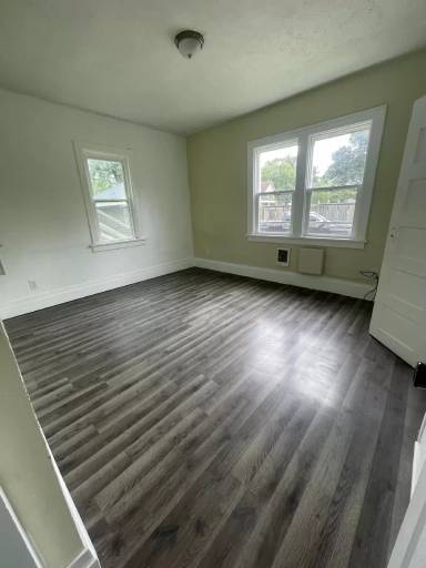 Main picture of 913 S Main St