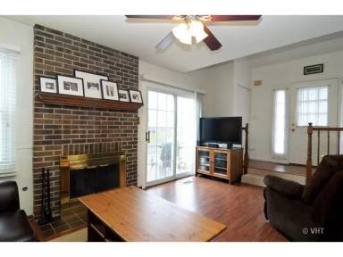 Main picture of 2585 College Hill Cir