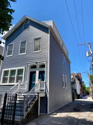 Main picture of 1214 W Nelson St