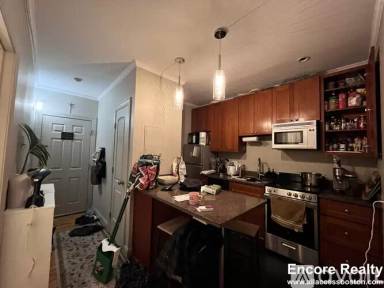 Main picture of 17 Garrison St