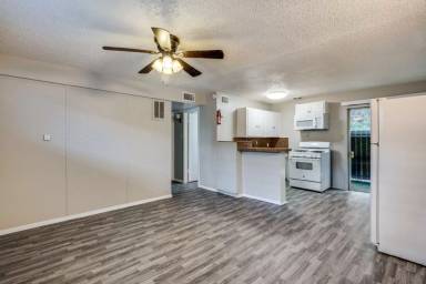 Main picture of 2213 Capri Dr